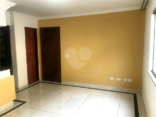 Casa à venda com 3 quartos, sendo 1 suíte,  no condomínio Residencial Means do Campo, São Paulo - SP