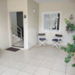 Casa à venda com 3 quartos, sendo 1 suíte, no condomínio Picollo Villaggio, Louveira - SP