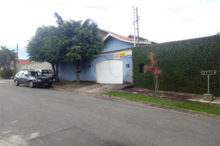 Casa à venda com 6 quartos, sendo 2 suítes,  em Jardim dos Pinheiros, Atibaia, SP