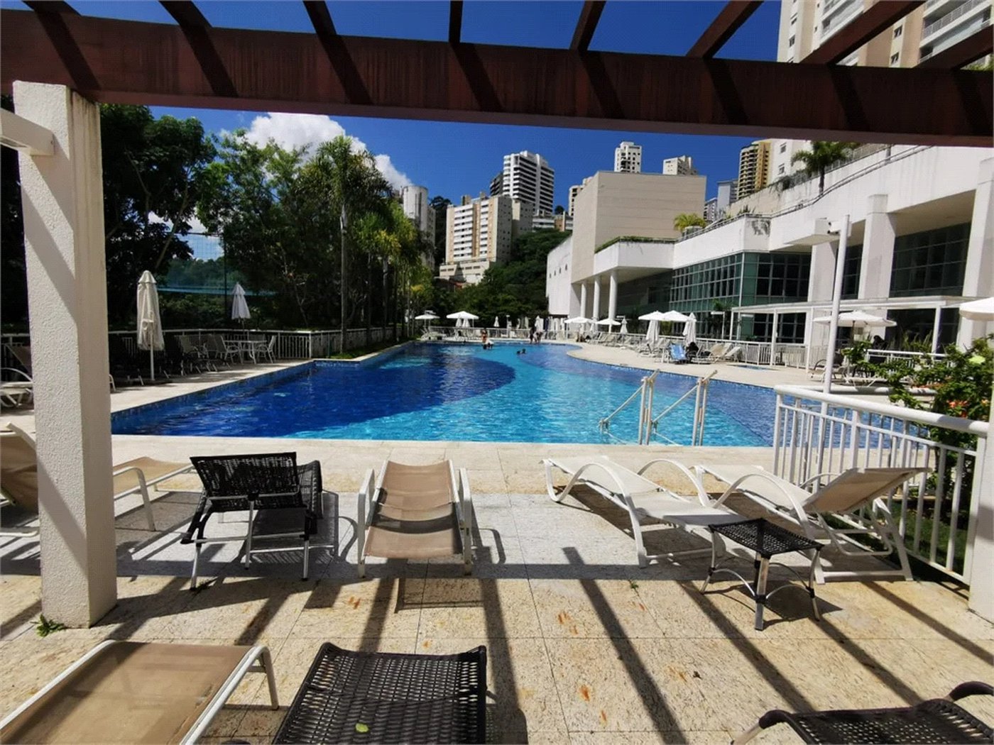 Apartamento à venda com 3 suítes em Jardim Monte Kemel, São Paulo, SP