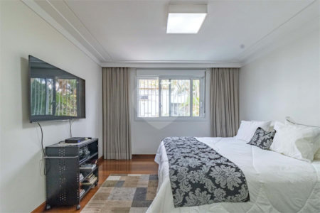 Casa à venda com 5 quartos, sendo 4 suítes, em Alto da Lapa, São Paulo, SP