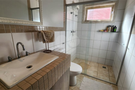 Casa à venda com 4 quartos, sendo 2 suítes, no condomínio Residencial Jardim Primavera, Louveira - SP