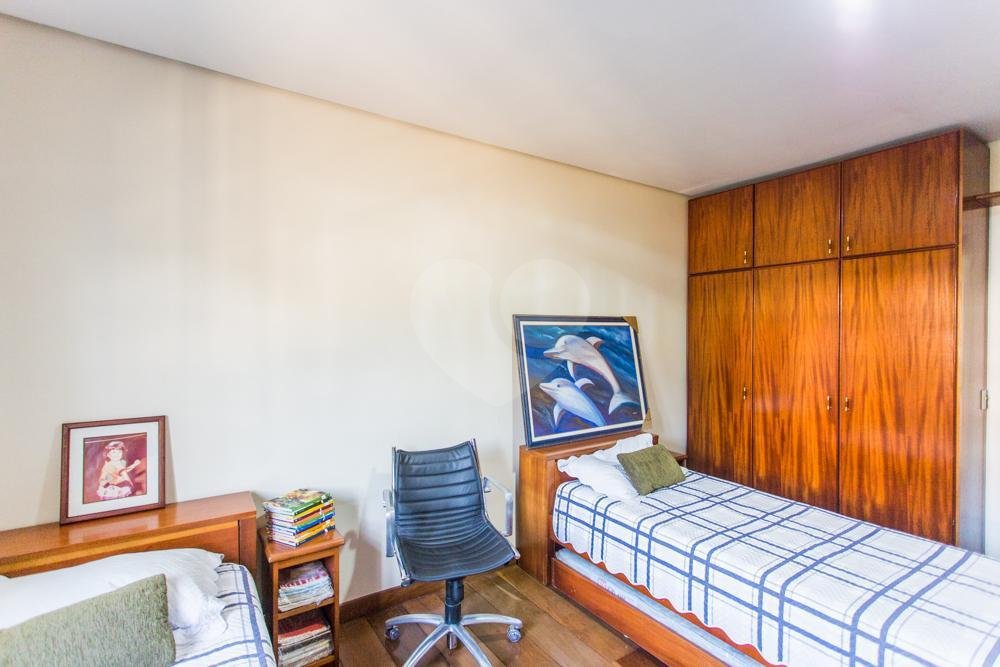 Sobrado à venda com 4 quartos, sendo 3 suítes, em Brooklin, São Paulo, SP