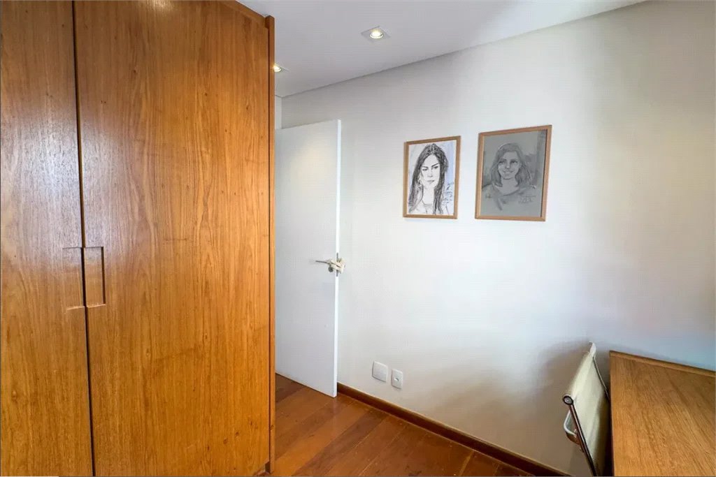 Apartamento à venda com 3 quartos, sendo 1 suíte, em Brooklin Paulista, São Paulo, SP