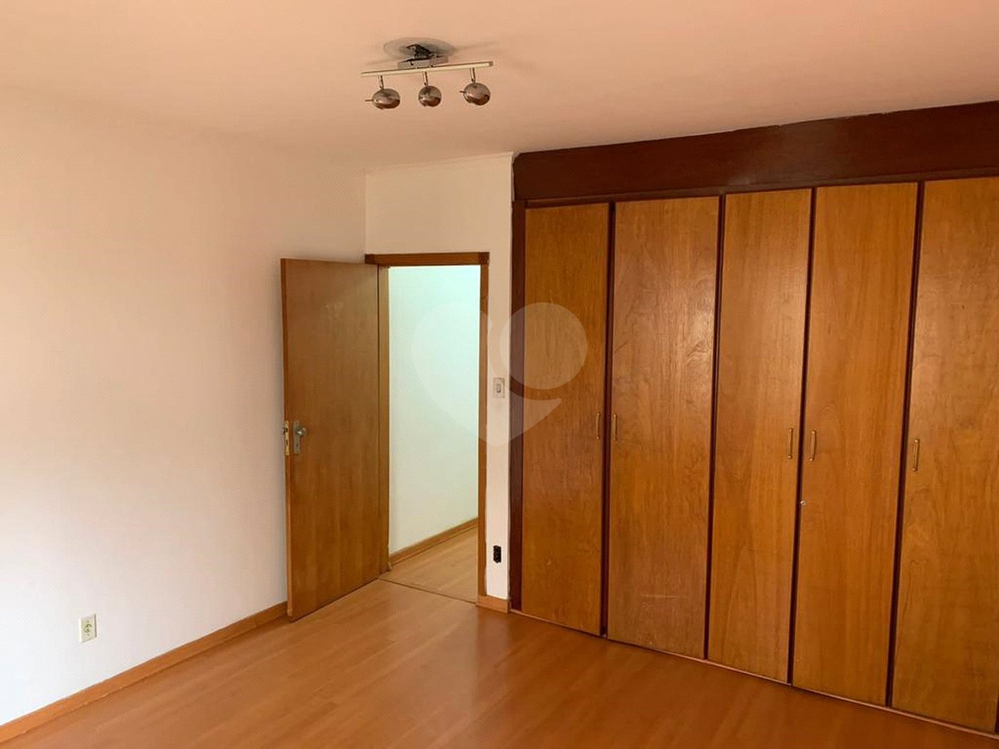 Sobrado à venda com 4 quartos, sendo 1 suíte,  em Chácara Santo Antônio (zona Leste), São Paulo, SP