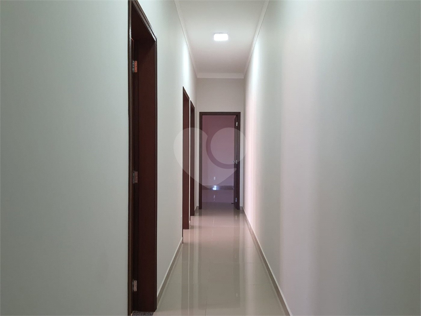 Casa à venda com 3 quartos, sendo 1 suíte,  no condomínio Residencial Reserva das Paineiras, Itapetininga - SP
