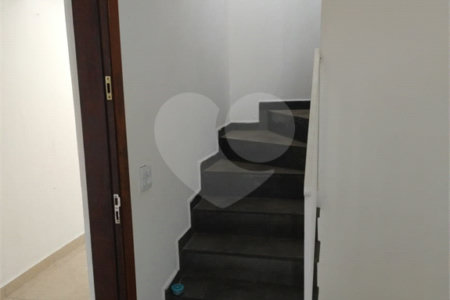Sobrado à venda com 3 quartos, sendo 1 suíte, em Chácara Inglesa, São Paulo, SP