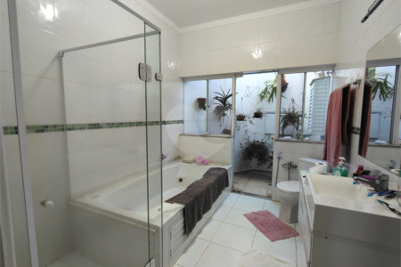Casa para alugar com 6 quartos, sendo 4 suítes,  no Centro, Itapetininga, SP