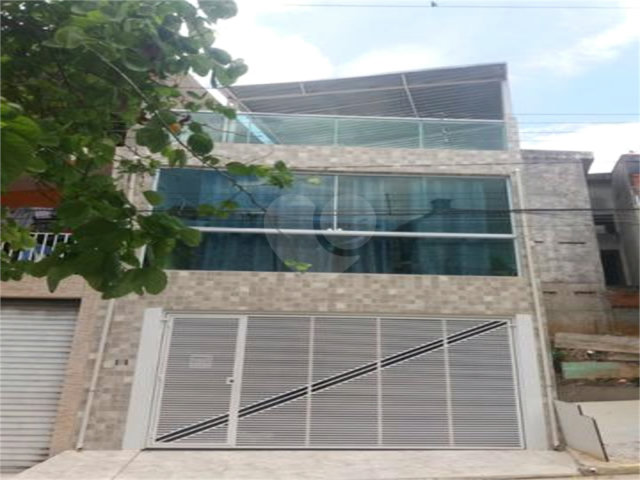Sobrado à venda com 3 suítes em Jaraguá, São Paulo, SP