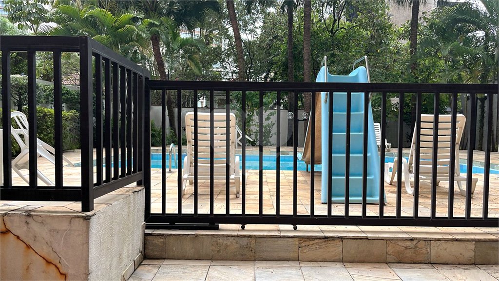 Apartamento à venda com 3 quartos, sendo 1 suíte,  em Jardim das Acácias, São Paulo, SP
