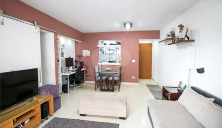 Apartamento à venda com 2 quartos, sendo 1 suíte,  em Campo Belo, São Paulo, SP