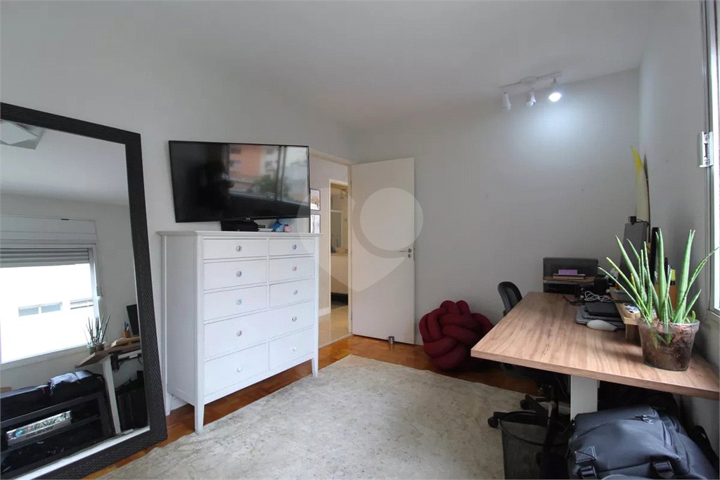 Apartamento à venda com 4 quartos, sendo 3 suítes,  em Campo Belo, São Paulo, SP