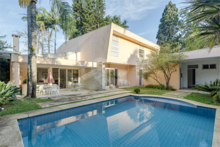 Casa à venda com 4 quartos, sendo 2 suítes, em Chácara Monte Alegre, São Paulo, SP