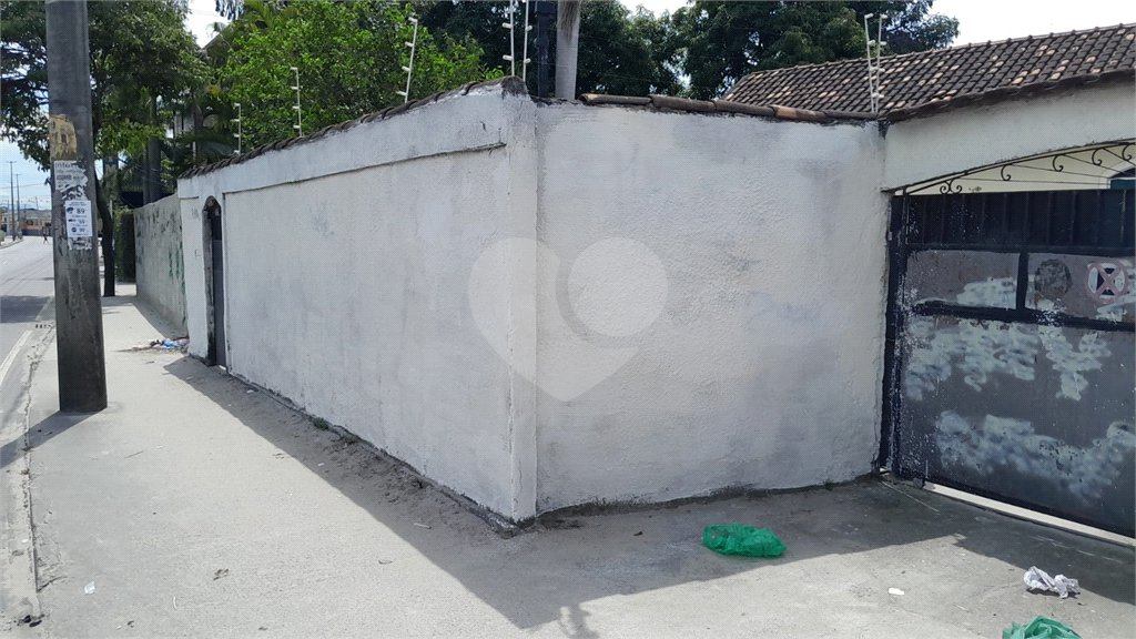 Casa à venda com 3 quartos em Santíssimo, Rio de Janeiro, RJ