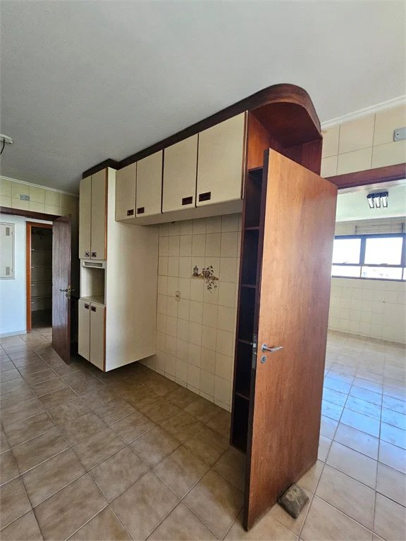 Apartamento à venda com 4 quartos, sendo 2 suítes,  em Jardim Parque Morumbi, São Paulo, SP