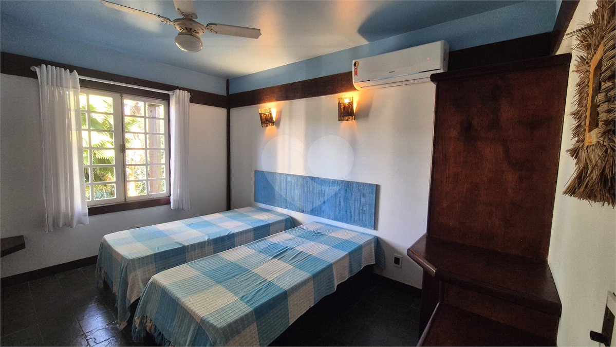 Casa em condomínio à venda com 4 quartos, sendo 3 suítes,  em Geribá, Armação dos Búzios, RJ