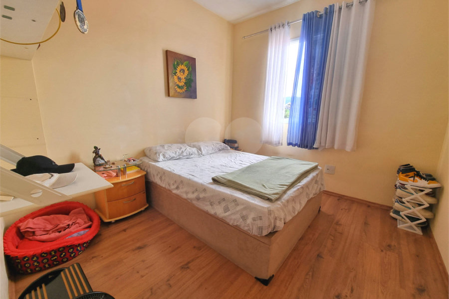 Casa à venda com 3 quartos, sendo 1 suíte, no condomínio Village St. Louis, São Paulo - SP