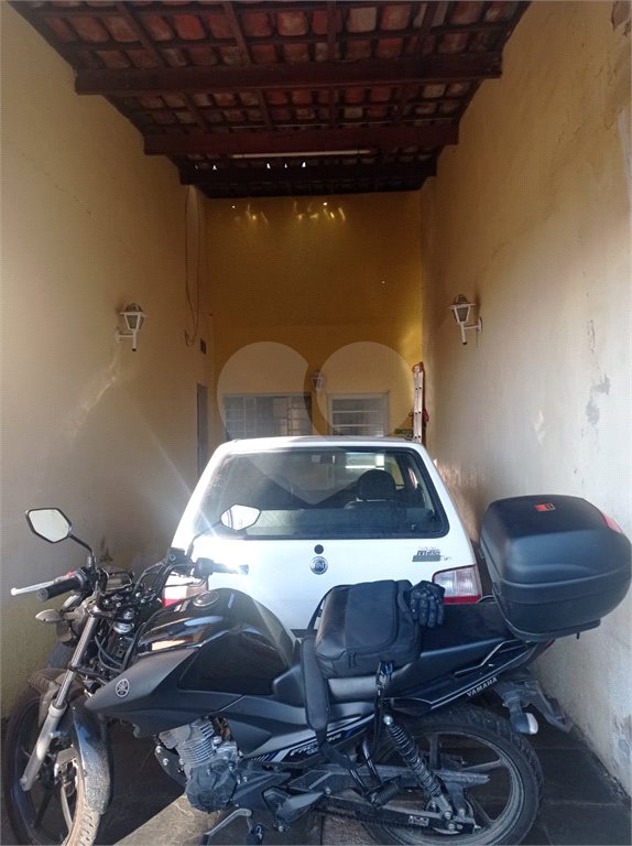 Casa Térrea à venda com 3 quartos em Jardim Santa Bárbara, Sorocaba, SP