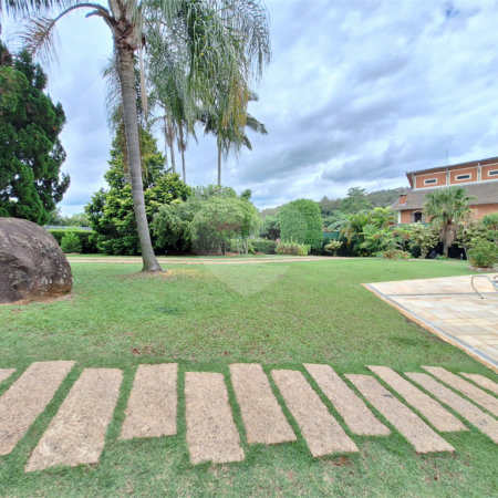 Casa à venda com 7 quartos, sendo 3 suítes, no condomínio Chacaras do Lago, Vinhedo - SP