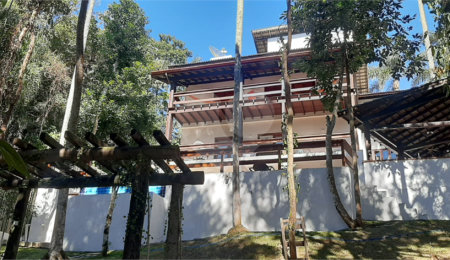 Sobrado à venda com 5 quartos, sendo 3 suítes, em Serra da Cantareira, Mairiporã, SP