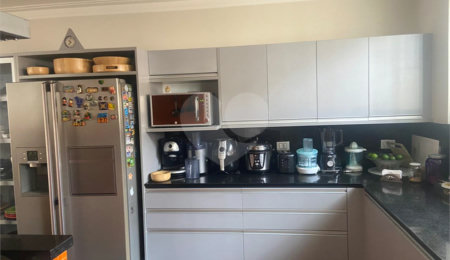 Casa à venda com 3 suítes em Chácara Granja Velha, Cotia, SP