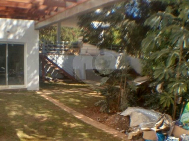 Sobrado à venda com 3 suítes em Seerra da Cantareira, Mairiporã, SP