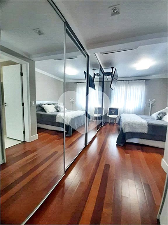 Casa à venda com 5 quartos, sendo 2 suítes, no condomínio Florada da Serra, São Paulo - SP