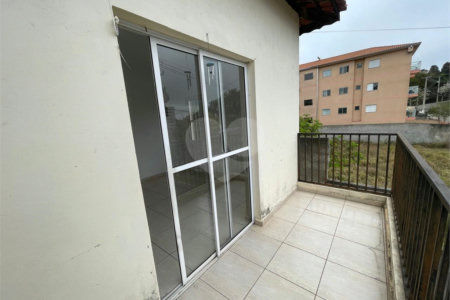 Sobrado à venda com 2 quartos, sendo 1 suíte, em Loteamento Jardim do Sol (mailasqui), São Roque, SP
