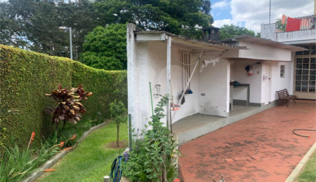 Casa à venda ou para alugar com 6 quartos, sendo 2 suítes, em Parque São George, Cotia, SP