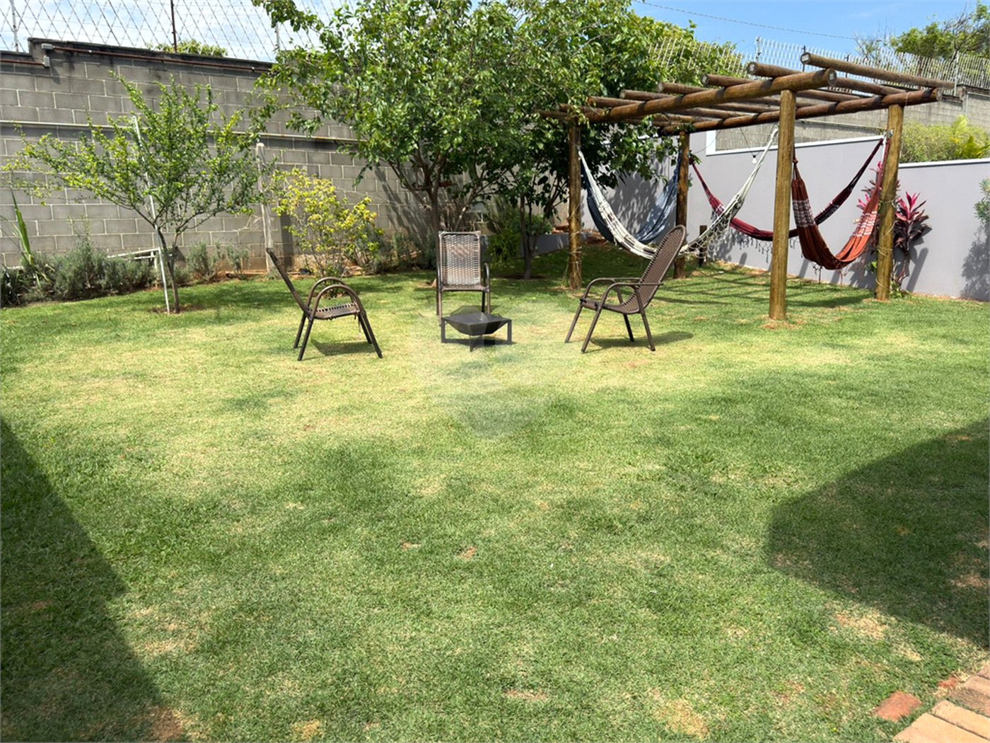 Casa à venda com 3 quartos, sendo 1 suíte,  no condomínio Reserva dos Vinhedos, Louveira - SP