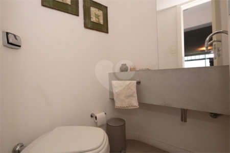 Apartamento à venda com 4 quartos, sendo 1 suíte, em Alto da Boa Vista, São Paulo, SP