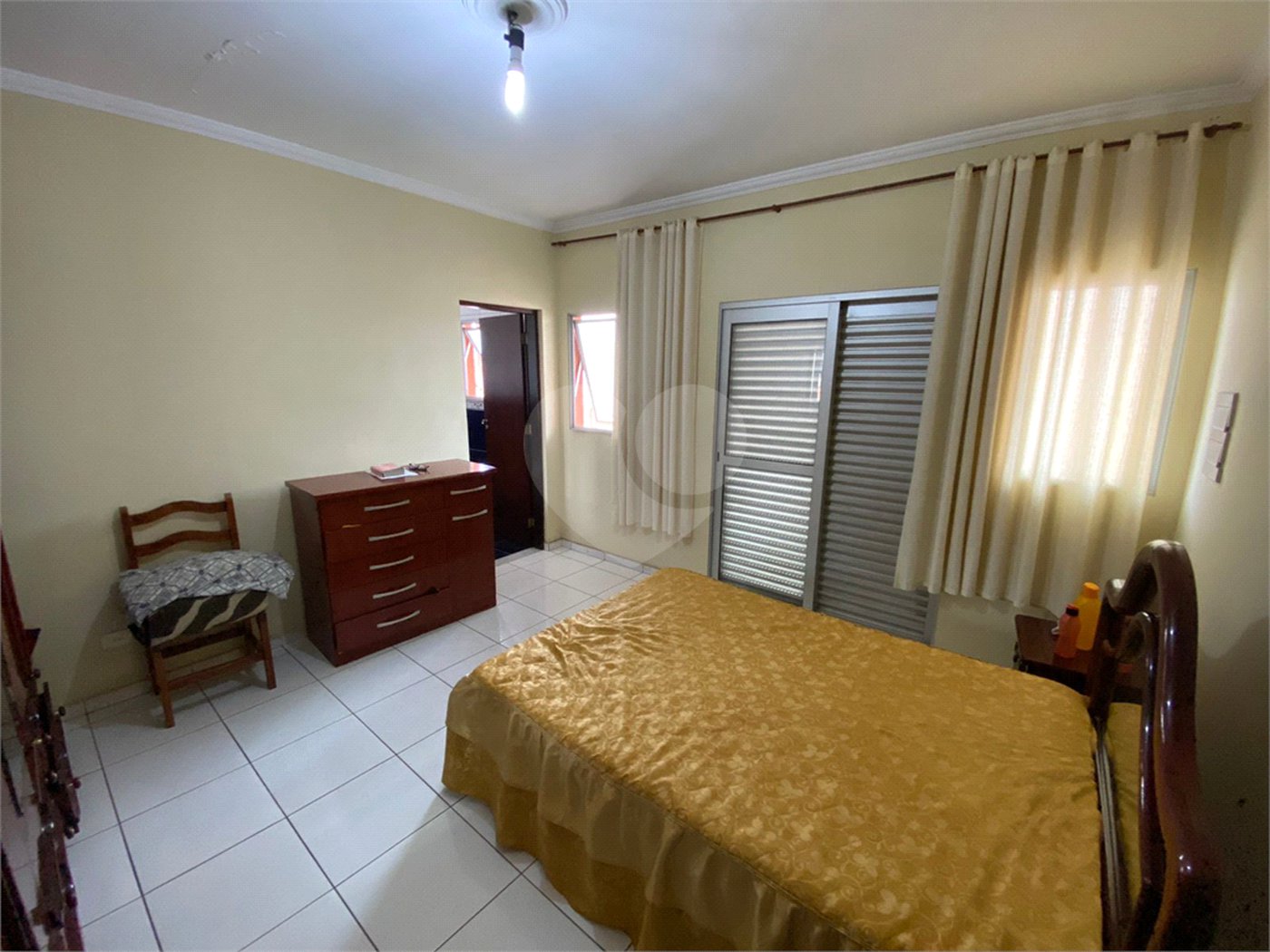 Sobrado à venda com 3 quartos, sendo 1 suíte, em Jardim dos Ipês, Suzano, SP