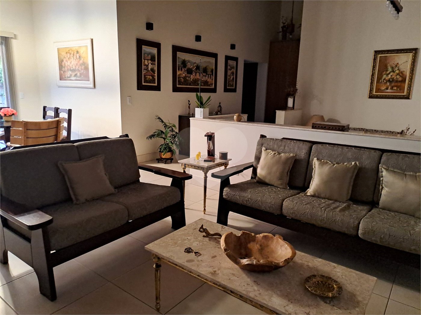 Casa à venda com 3 quartos, sendo 1 suíte, no condomínio Estância Marambaia, Vinhedo - SP