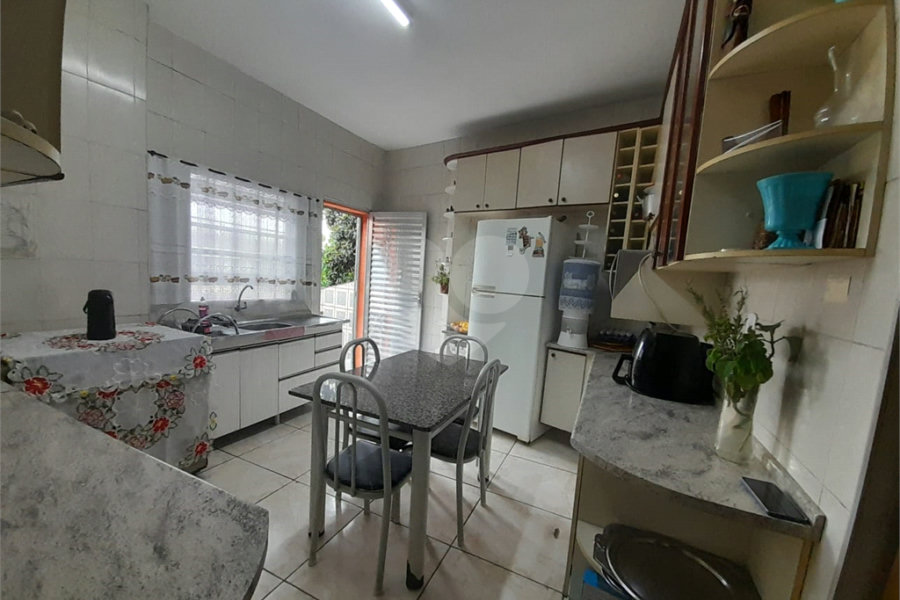 Sobrado à venda com 4 quartos, sendo 1 suíte,  em Saúde, São Paulo, SP