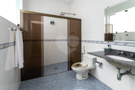 Casa à venda com 4 quartos, sendo 3 suítes, em Vila Mariana, São Paulo, SP