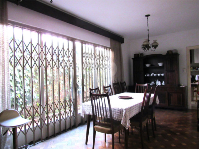 Casa à venda com 3 quartos em Moema, São Paulo, SP