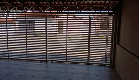 Sobrado à venda com 4 quartos, sendo 1 suíte,  em Parque das Paineiras, Sorocaba, SP