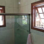 Casa à venda com 4 quartos, sendo 1 suíte, no condomínio Quinta da Cachoeira, Embu das Artes - SP