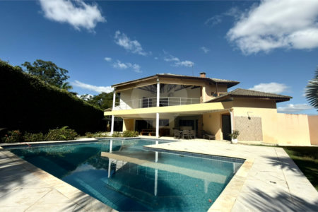 Casa à venda com 4 suítes no condomínio Parque Village Castelo, Itu - SP