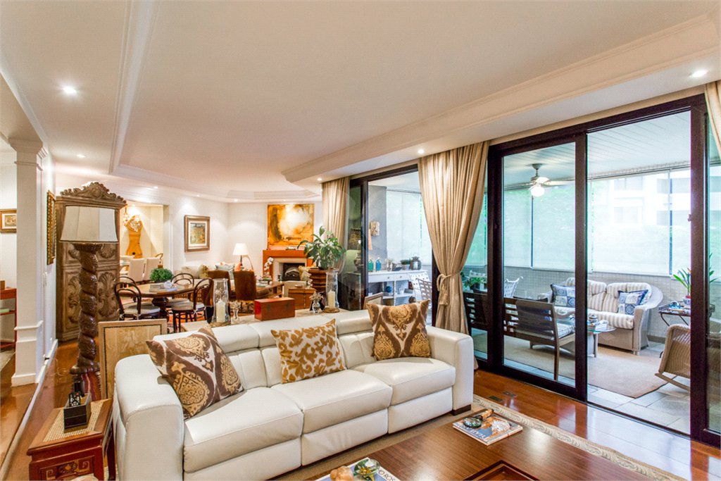 Apartamento à venda com 4 suítes em Real Parque, São Paulo, SP