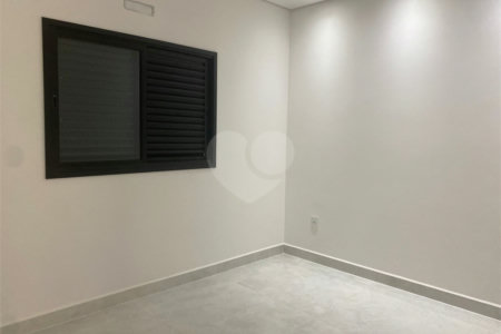 Casa à venda com 3 quartos, sendo 1 suíte, no condomínio Horto Florestal Villagio, Sorocaba - SP