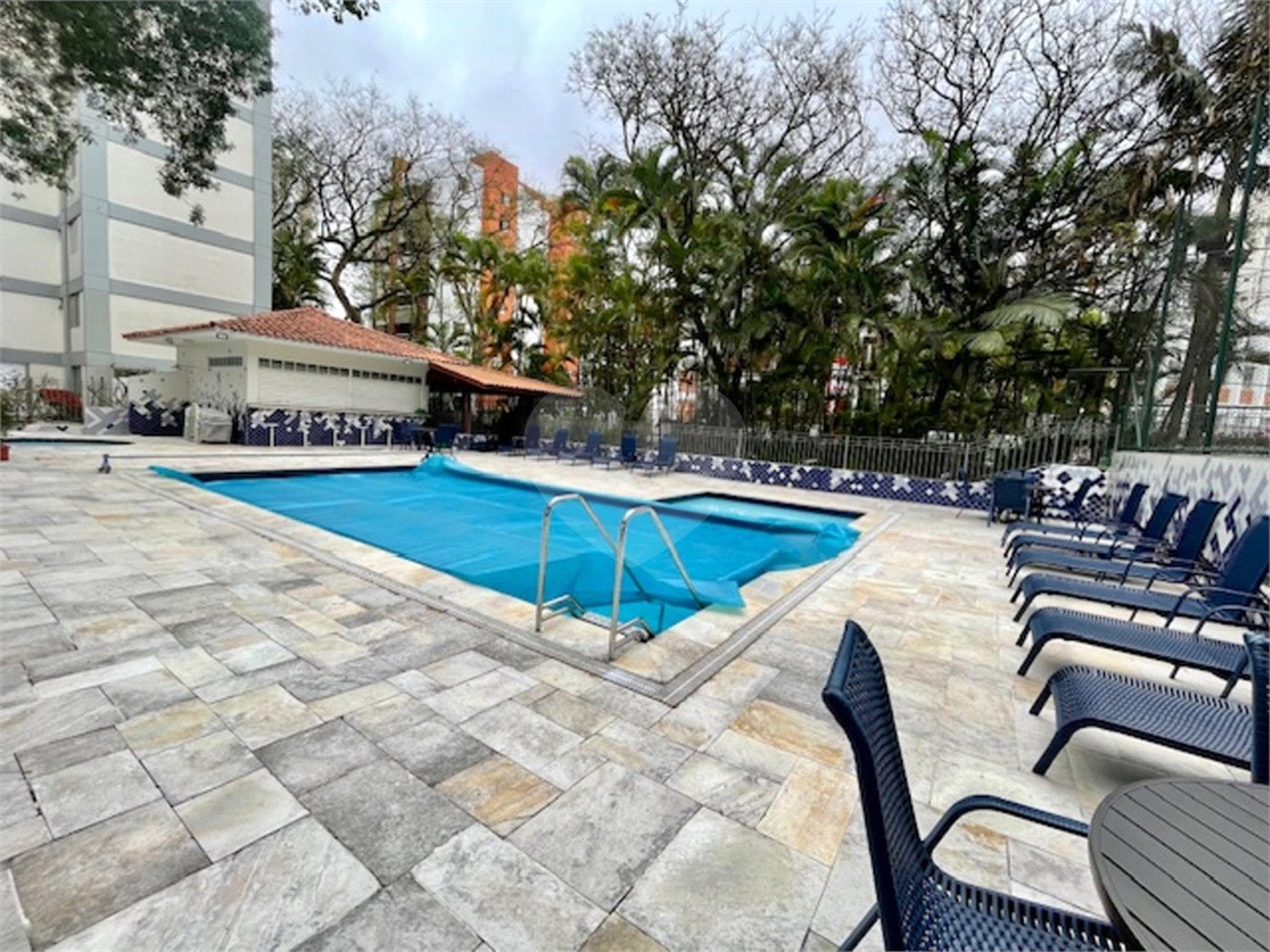 Apartamento com 3 dormitórios e 1 vaga fixa, em região tranquila perto da Av. Washingtonís e de diversos serviços. Ideal para quem quer morar bem e com comodidade.