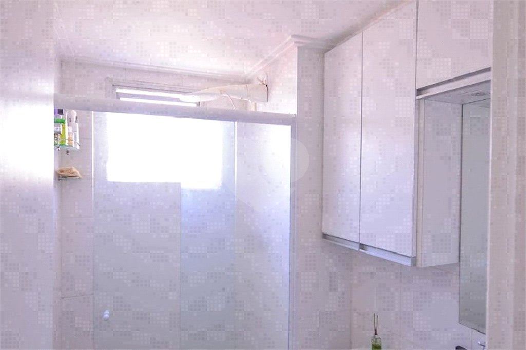 Oportunidade Apartamento mobiliado á venda na saude com 60m² com 2 dorm e 2 vaga. Aceita e estuda Permuta ( sujeito a avaliação).