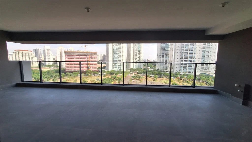 Apartamento à venda com 4 quartos, sendo 3 suítes, em Água Branca, São Paulo, SP