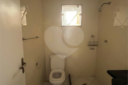 Casa à venda com 4 quartos, sendo 2 suítes, no condomínio Pedra Mar, Rio de Janeiro - RJ