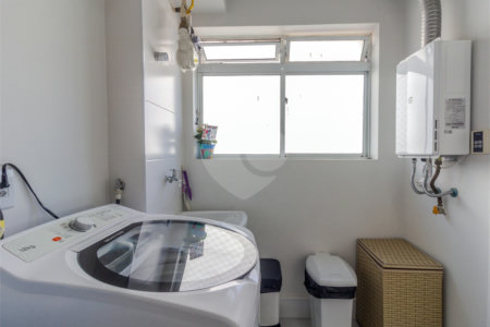 Apartamento à venda com 3 suítes em Vila Ipojuca, São Paulo, SP