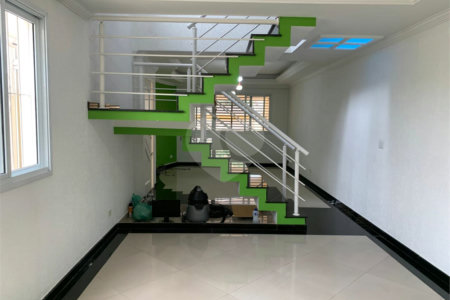 Sobrado à venda com 4 quartos, sendo 1 suíte, em Vila Campo Grande, São Paulo, SP