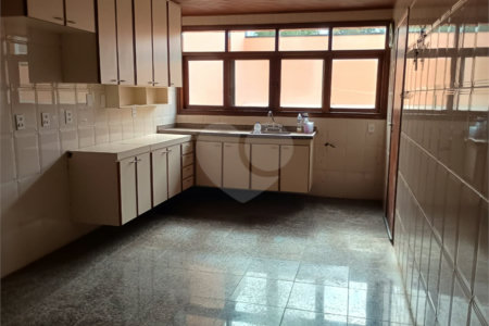 Casa para alugar com 4 quartos, sendo 2 suítes, no condomínio Estância Marambaia, Vinhedo - SP