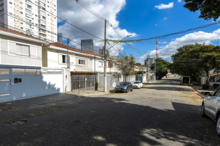 Casa à venda com 3 quartos, sendo 1 suíte, em Vila Cordeiro, São Paulo, SP