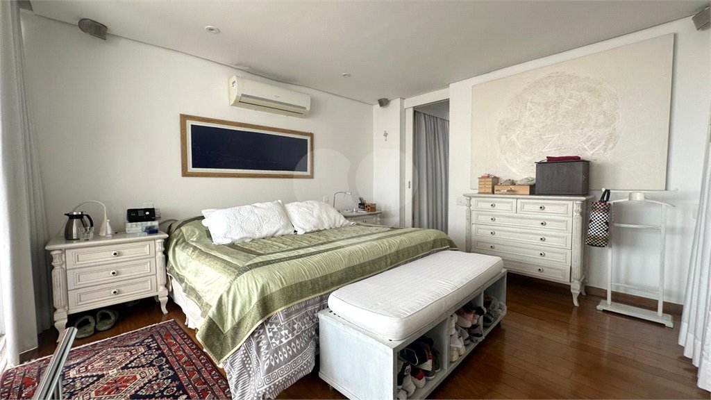 Apartamento à venda com 3 quartos, sendo 2 suítes, em Jardim Paulista, São Paulo, SP